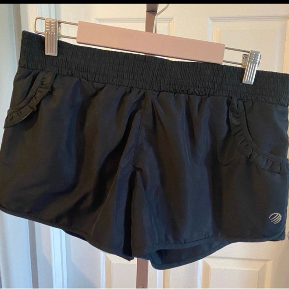 Excellent Condition MPG Sport Black Ruffle Trim Lined Athletic Shorts Medium